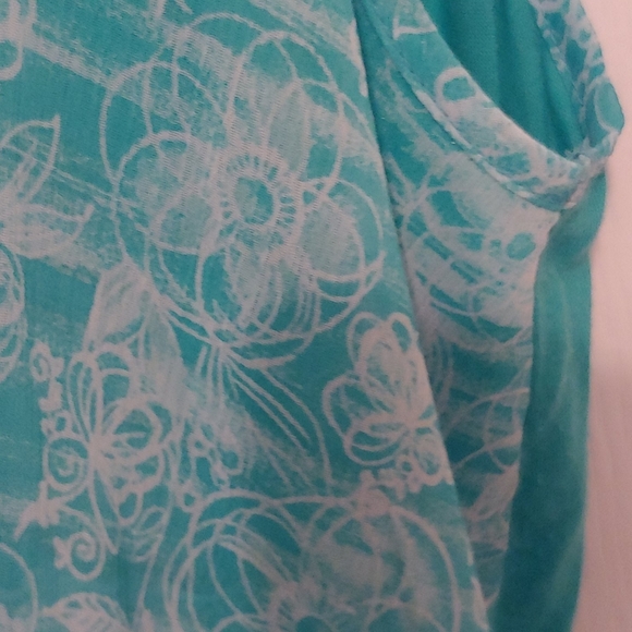 Ruffled sleeveless top - Picture 4 of 4